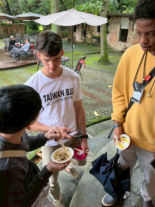 16. 113-2 國際週活動(114.06.23學輔；參與人次28人次)圖片