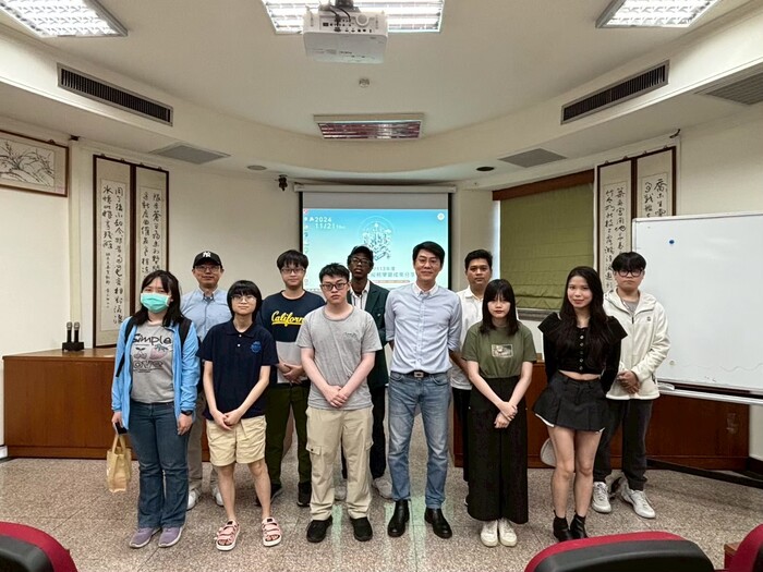 16. 113-2 國際週活動(114.06.23學輔；參與人次28人次)圖片