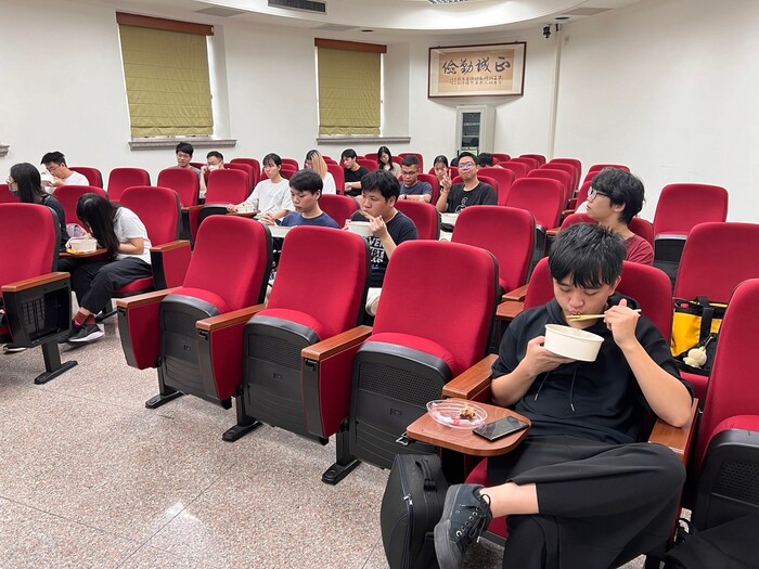 3.113-1境外生政令宣導暨期中關懷座談圖片